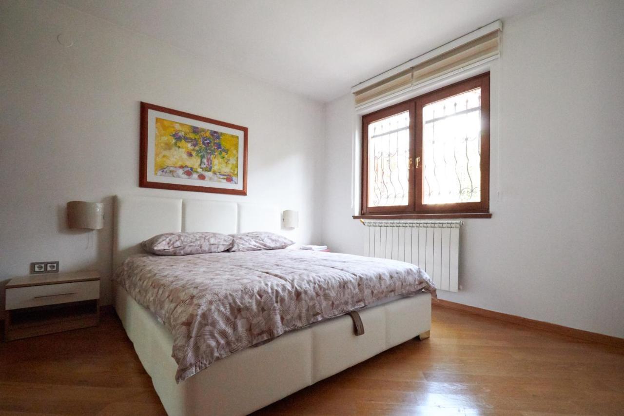 Center - Free Parking Villa *